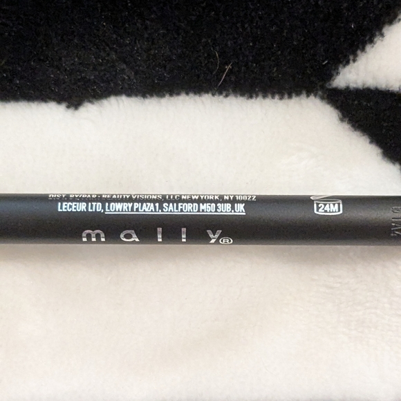 New Black Eyeliner Evercolor Starlight Waterproof Liner Mally Midnight Black - Picture 6 of 8